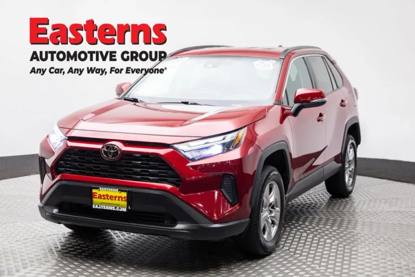 2023 Toyota RAV4 XLE photo 1