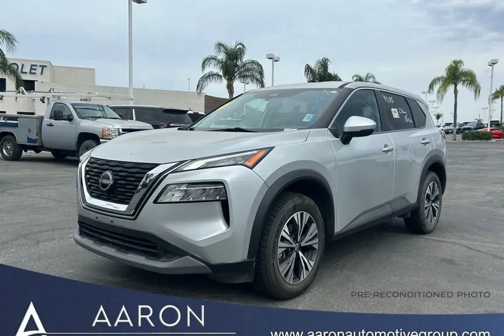 2022 Nissan Rogue SV photo 1