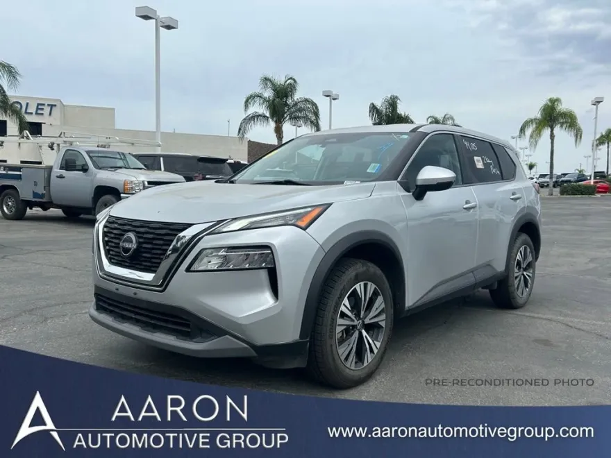 2022 Nissan Rogue SV photo 1