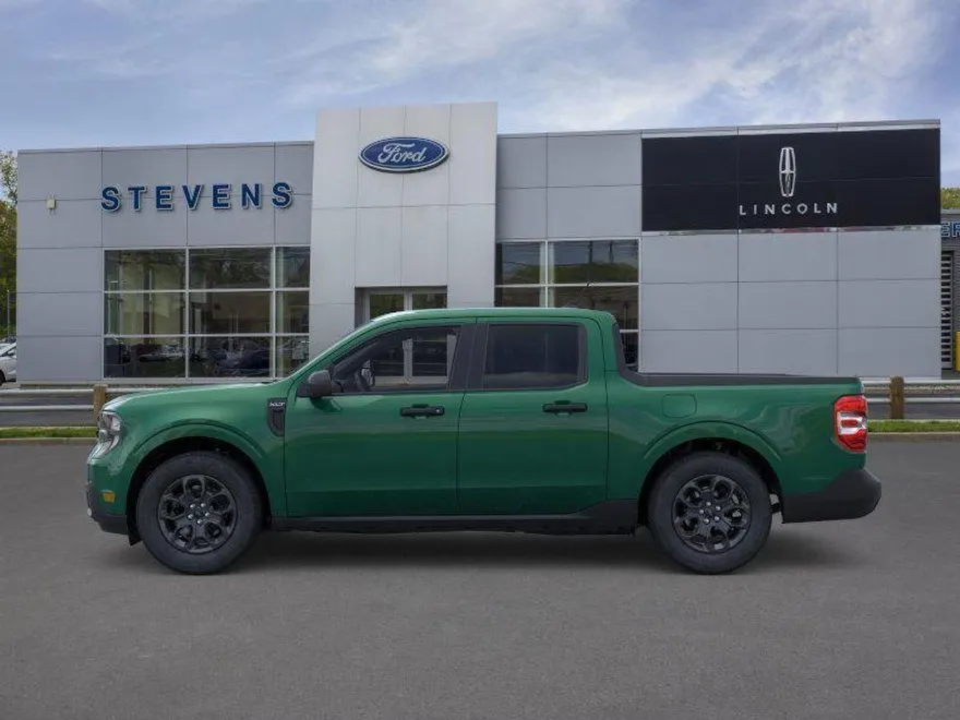 2025 Ford Maverick XLT photo 1