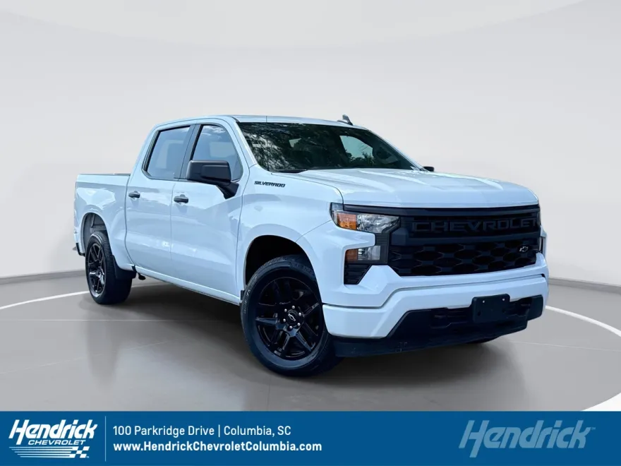 2024 Chevrolet Silverado 1500 Custom photo 1