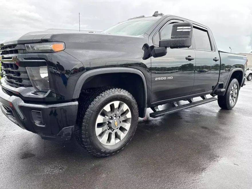 2024 Chevrolet Silverado 2500HD Custom photo 1