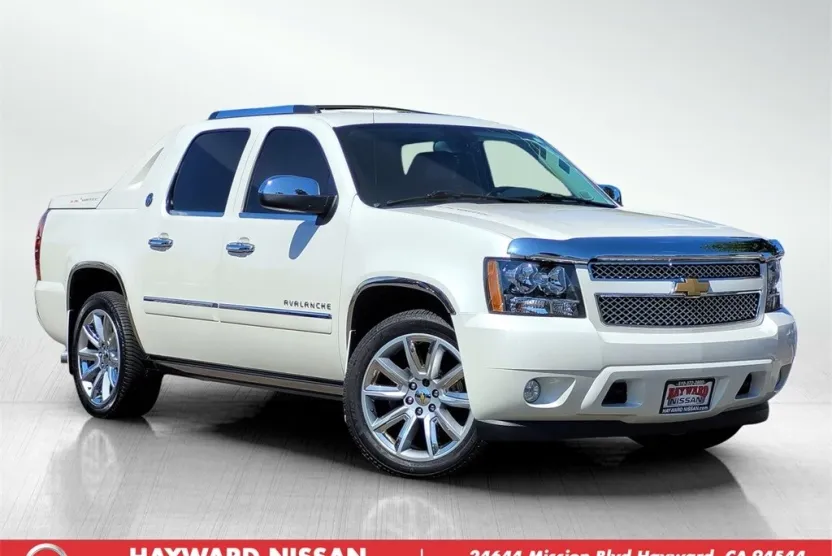 2013 Chevrolet Avalanche LTZ photo 1