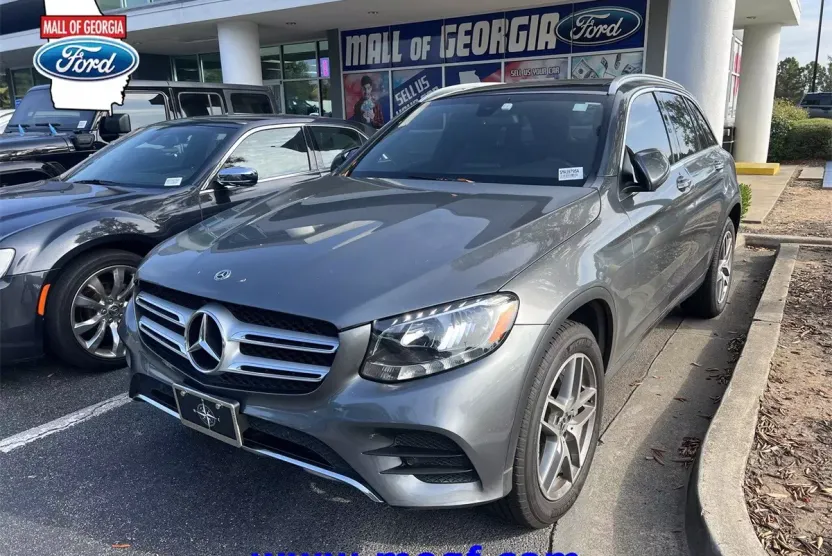 2017 Mercedes Benz GLC 300 photo 1