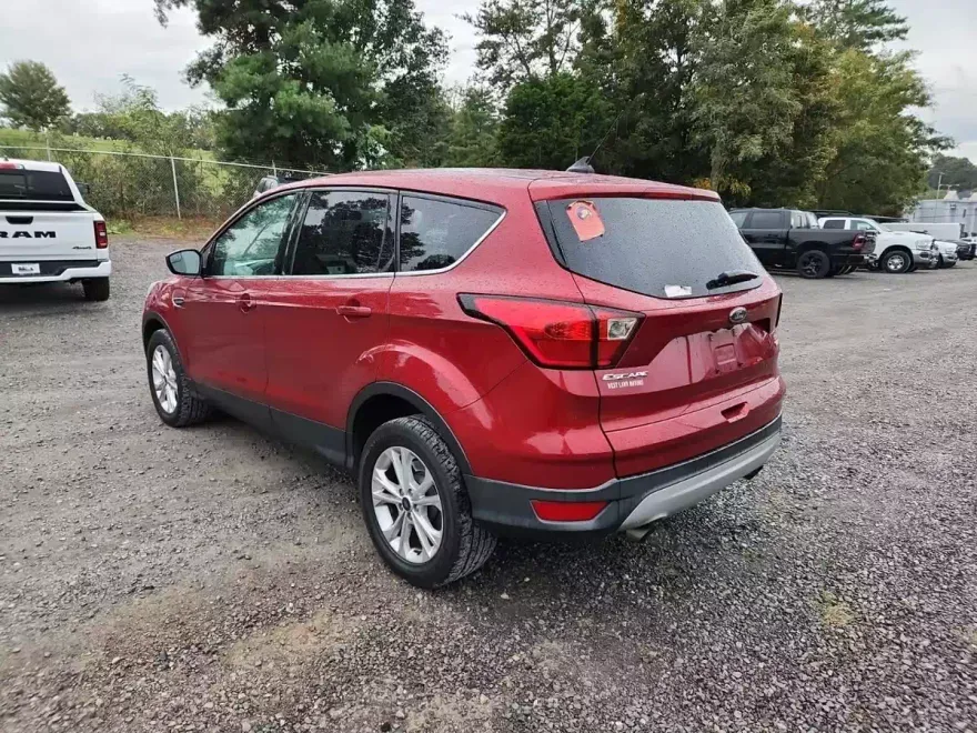 2019 Ford Escape SE photo 1