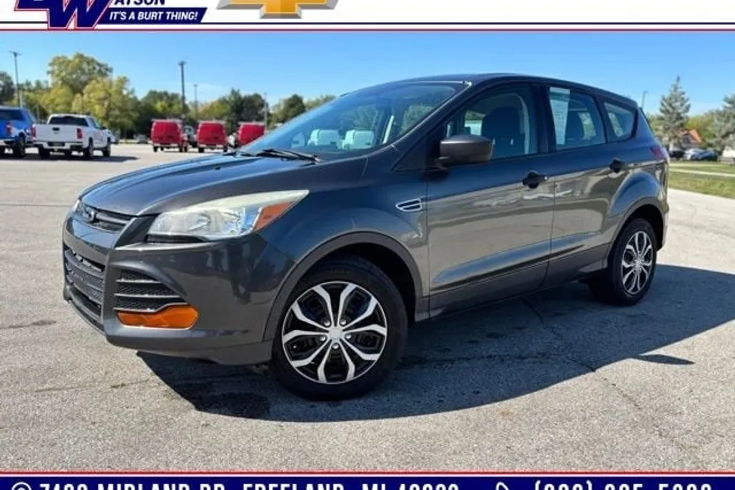 2015 Ford Escape S photo 1