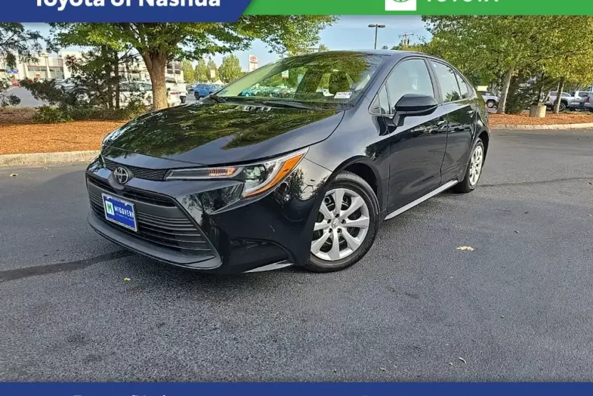 2023 Toyota Corolla LE photo 1