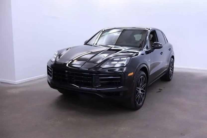 2025 Porsche Cayenne E-Hybrid photo 1