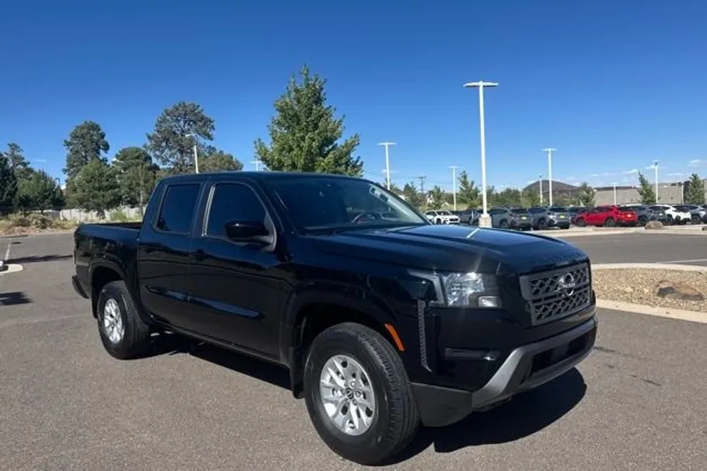 2024 Nissan Frontier SV photo 1