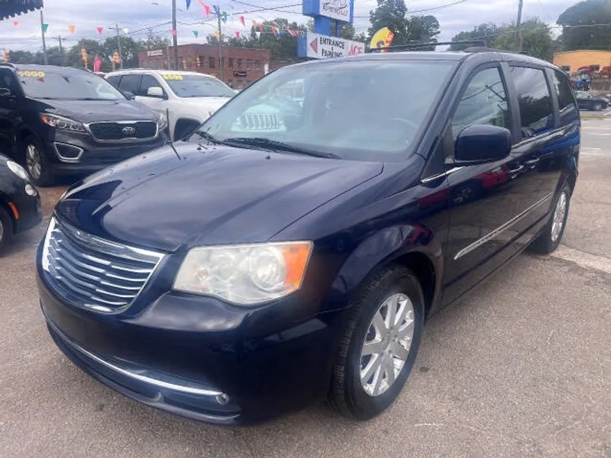2014 Chrysler Town & Country Touring photo 1