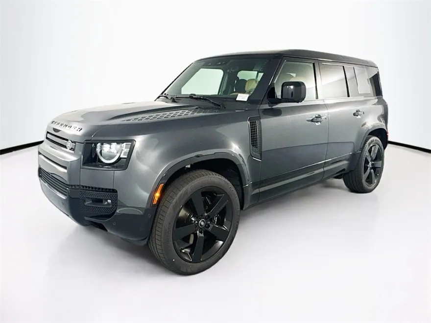 2025 Land Rover Defender 110 V8 photo 1