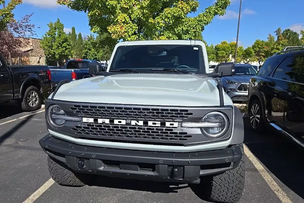 2024 Ford Bronco Badlands photo 1