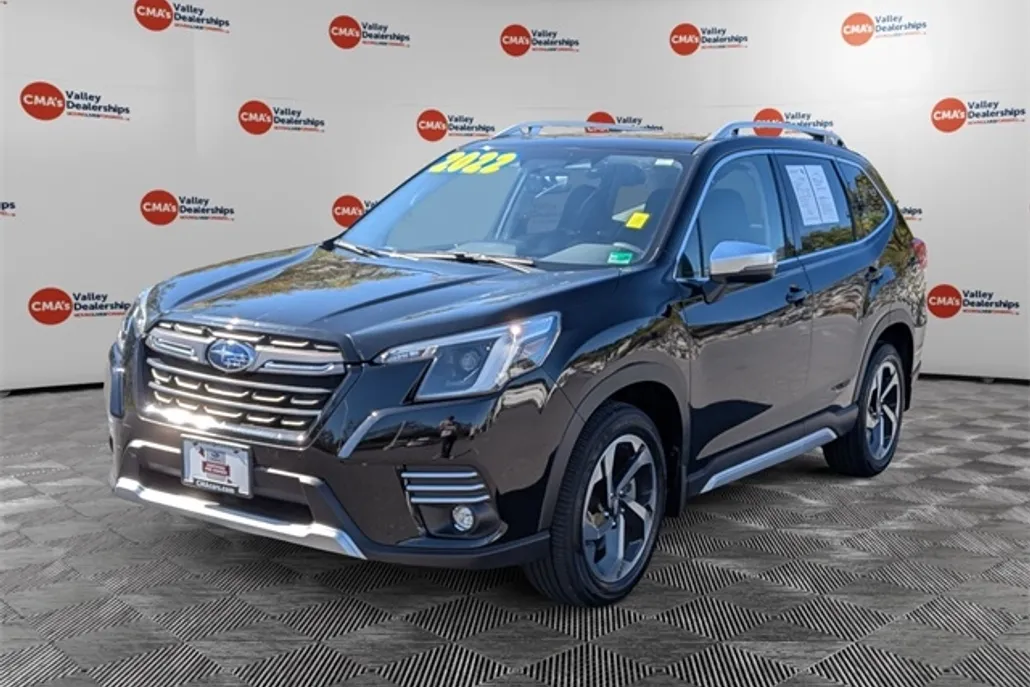2022 Subaru Forester Touring photo 1