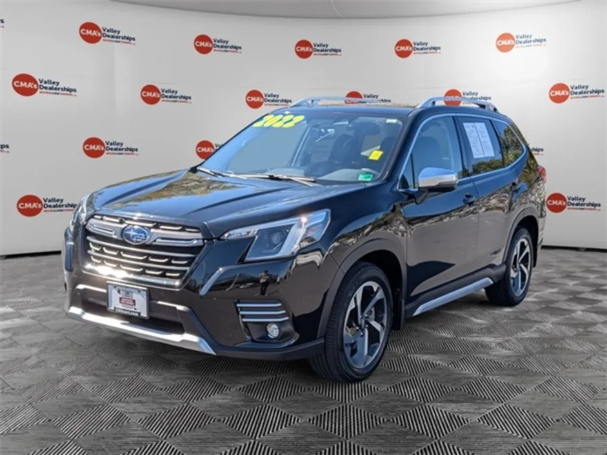 2022 Subaru Forester Touring photo 1