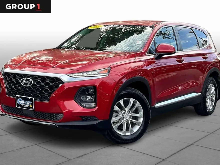 2019 Hyundai Santa Fe SE photo 1
