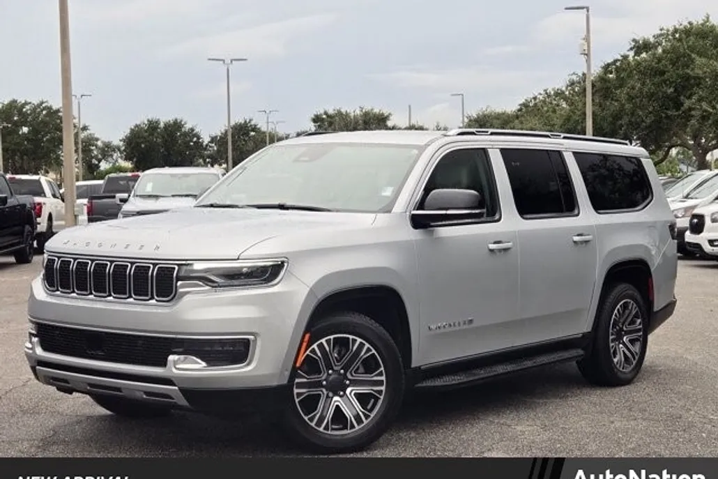 2024 Jeep Wagoneer L Series II photo 1
