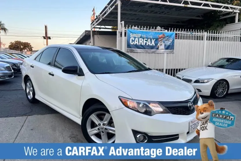 2014 Toyota Camry photo 1