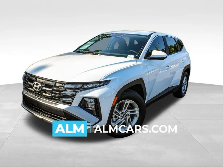 2025 Hyundai Tucson SE photo 1