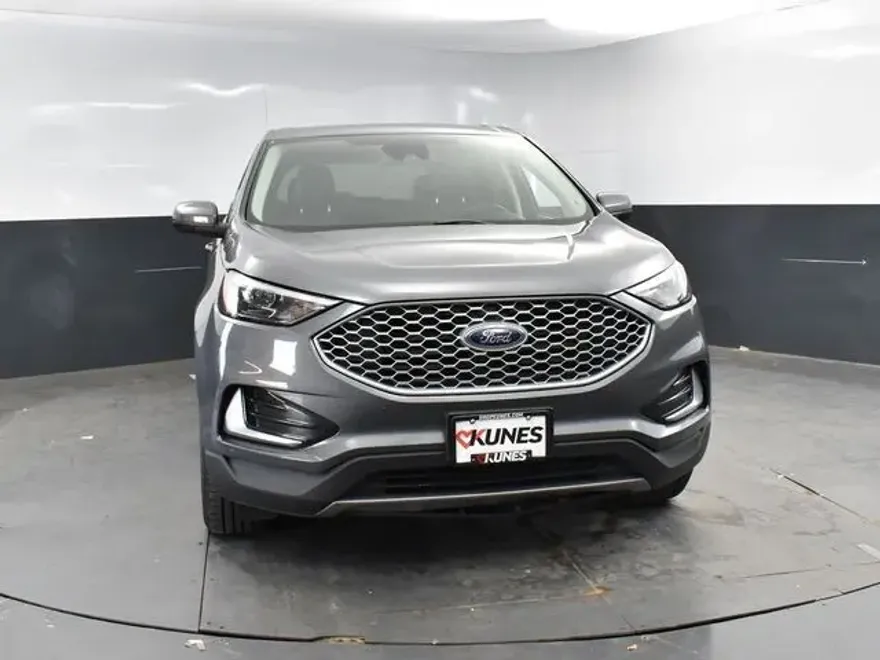 2024 Ford Edge SEL photo 1