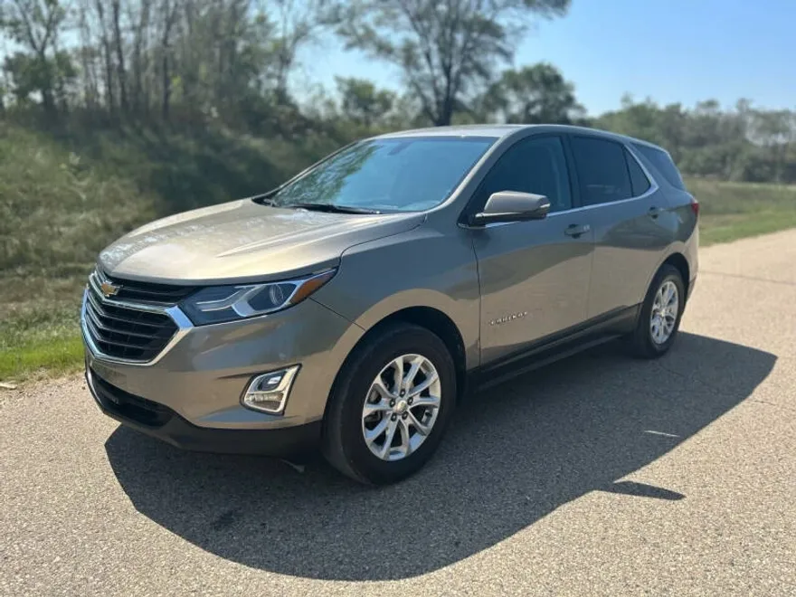 2018 Chevrolet Equinox LT photo 1