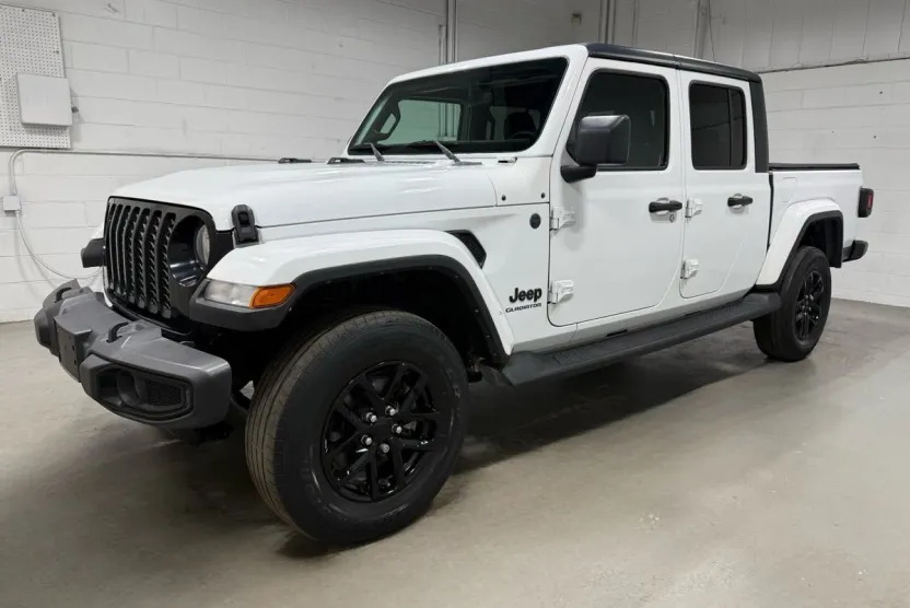 2022 Jeep Gladiator Altitude photo 1
