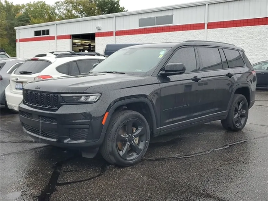 2023 Jeep Grand Cherokee Altitude photo 1