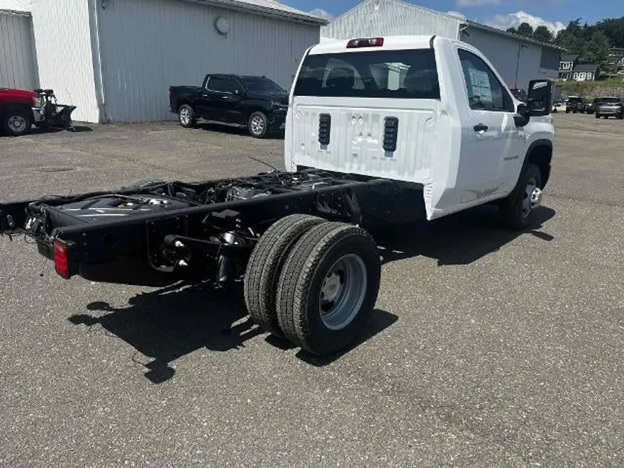 2025 Chevrolet Silverado 3500HD Work Truck photo 1