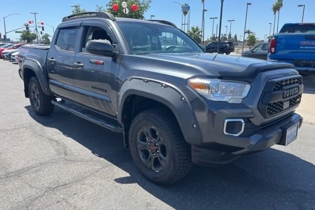 2022 Toyota Tacoma SR V6 photo 1