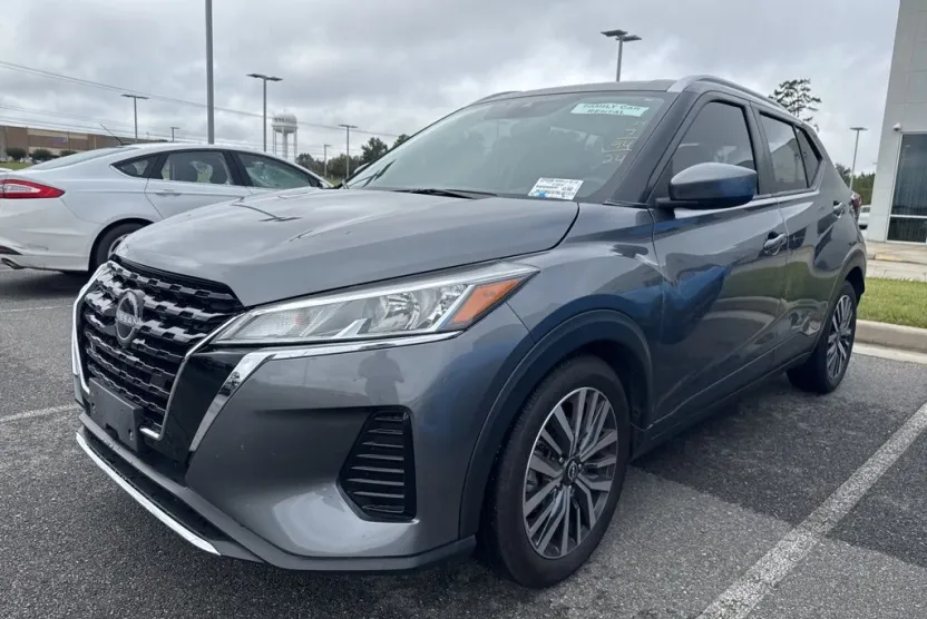2024 Nissan Kicks SV photo 1