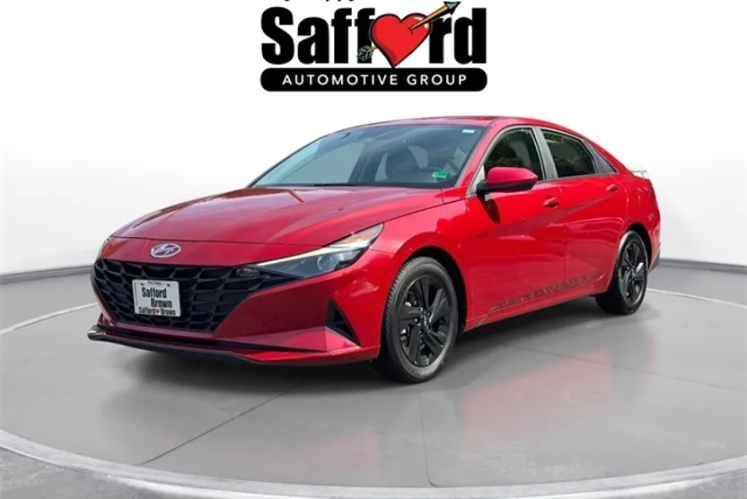 2023 Hyundai Elantra SEL photo 1