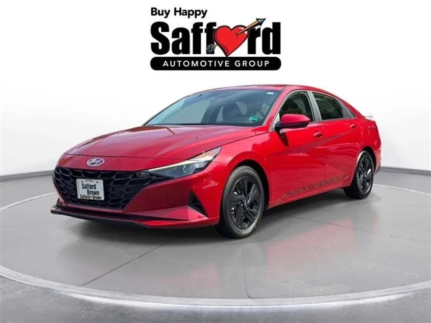 2023 Hyundai Elantra SEL photo 1