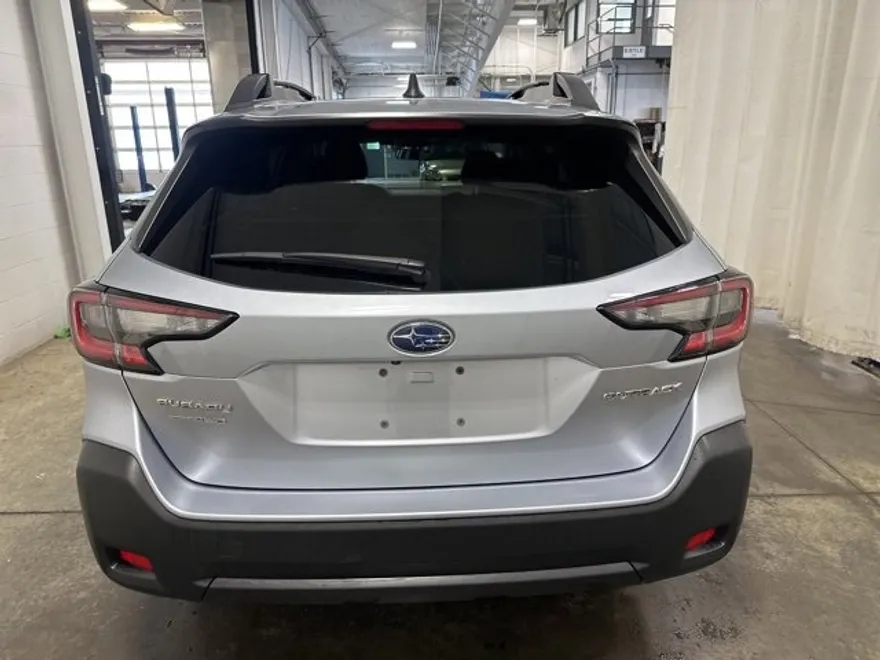 2024 Subaru Outback Premium photo 1