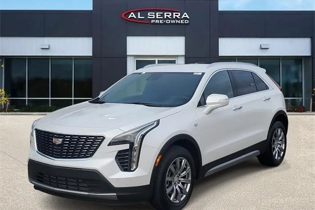 2022 Cadillac XT4 Premium Luxury photo 1