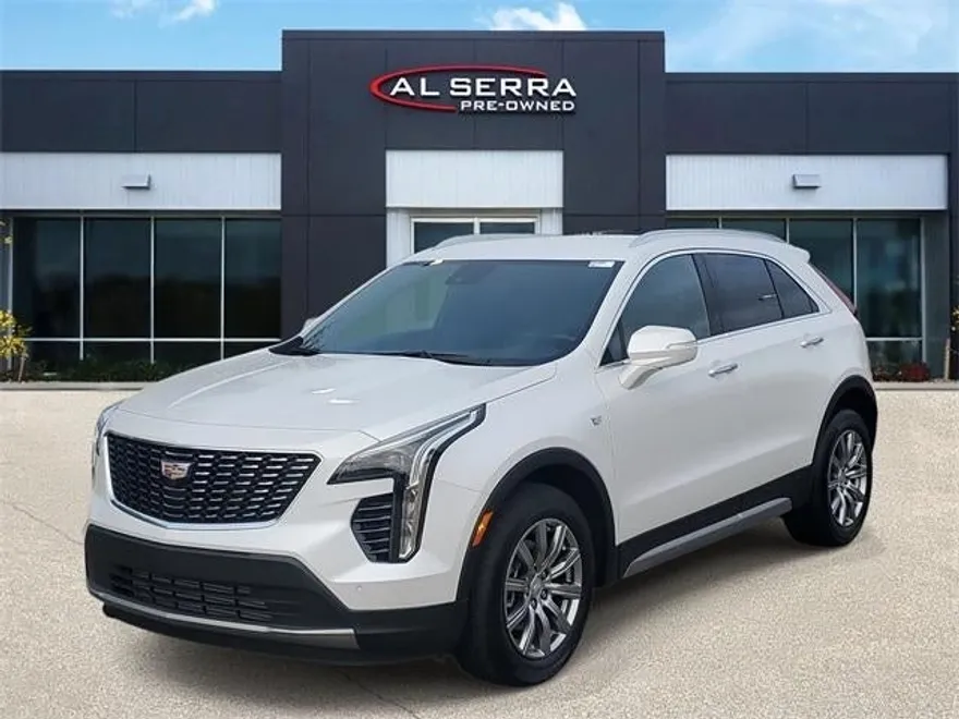2022 Cadillac XT4 Premium Luxury photo 1