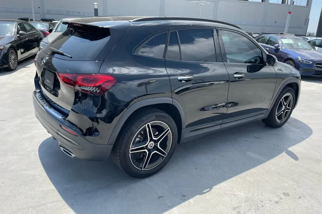 2022 Mercedes Benz GLA 250 photo 1