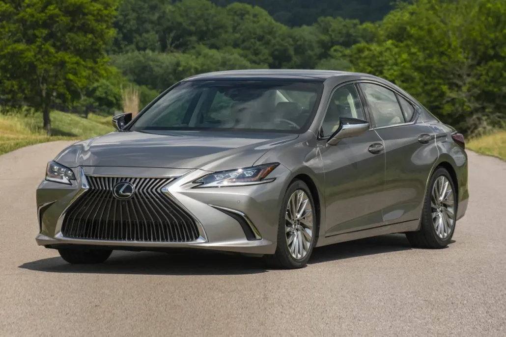 2021 Lexus ES 300h photo 1