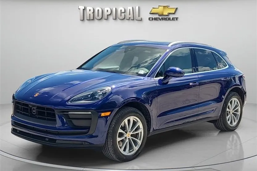 2024 Porsche Macan Base photo 1