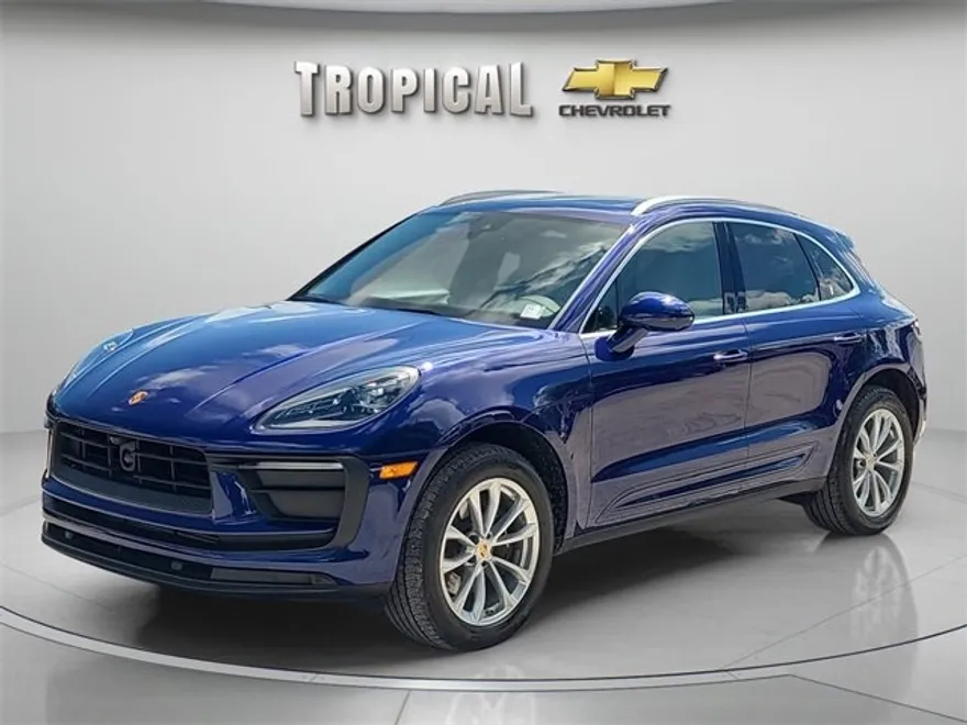 2024 Porsche Macan Base photo 1