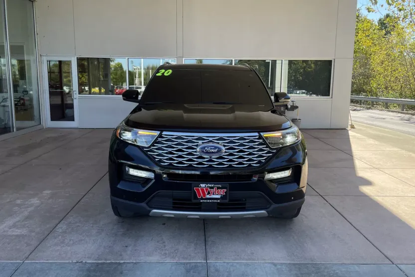 2020 Ford Explorer Platinum photo 1