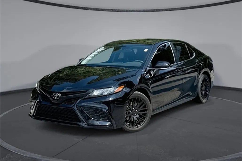 2023 Toyota Camry SE photo 1