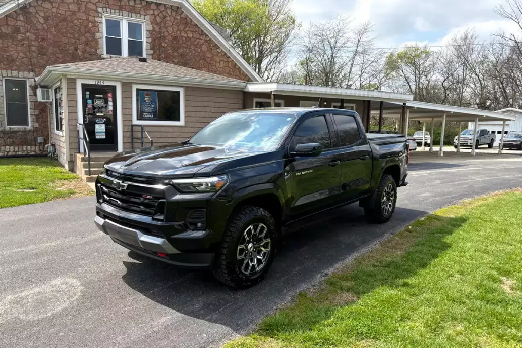 2023 Chevrolet Colorado Z71 photo 1