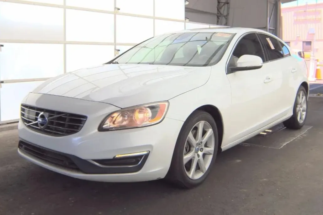 2016 Volvo S60 T5 Drive-E Premier photo 1