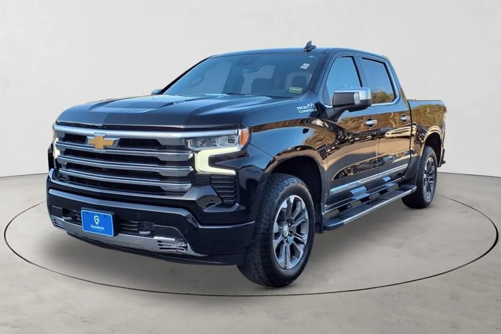 2024 Chevrolet Silverado 1500 High Country photo 1