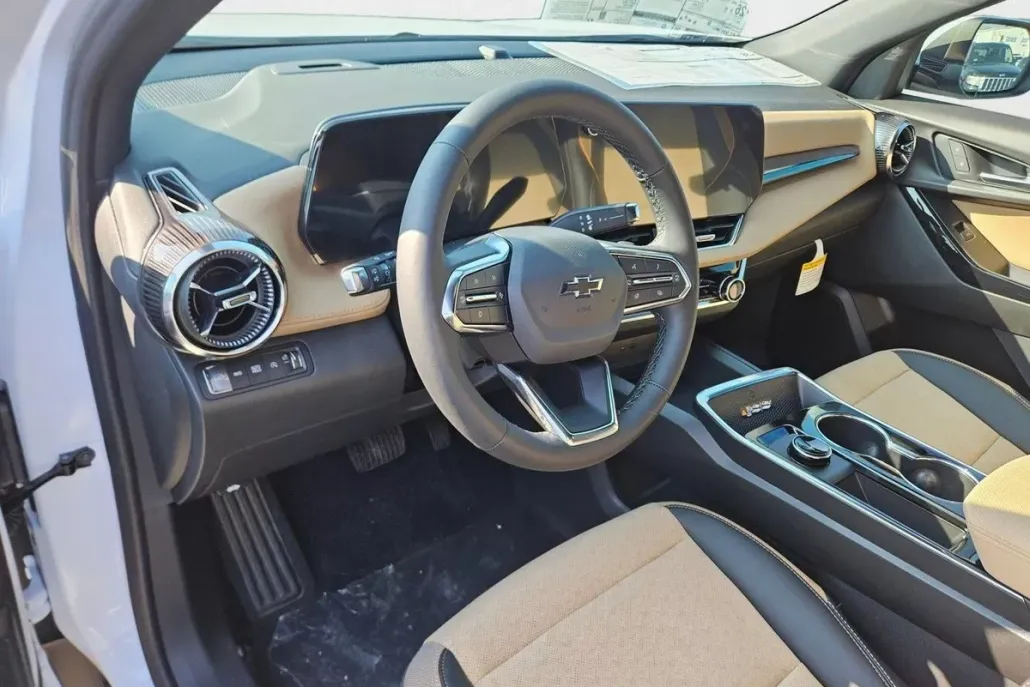 2026 Chevrolet Equinox ACTIV photo 1
