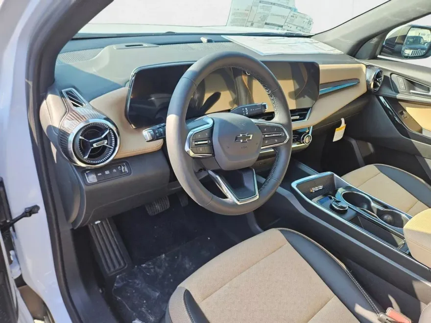 2026 Chevrolet Equinox ACTIV photo 1