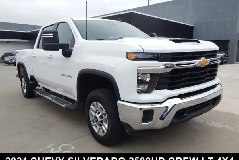 2024 Chevrolet Silverado 2500HD LT photo 1