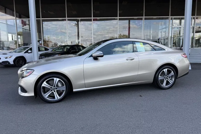2018 Mercedes Benz E 400 photo 1