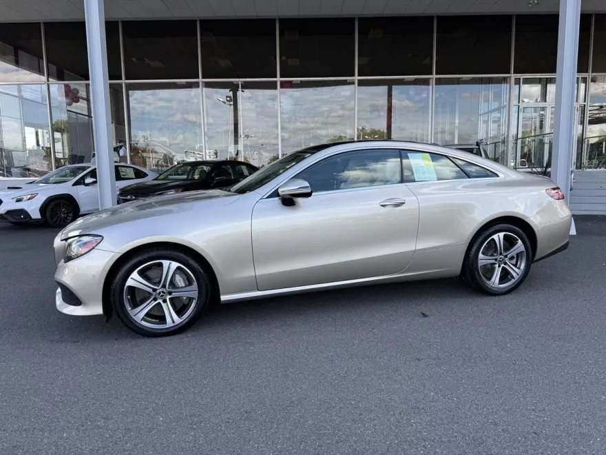 2018 Mercedes Benz E 400 photo 1