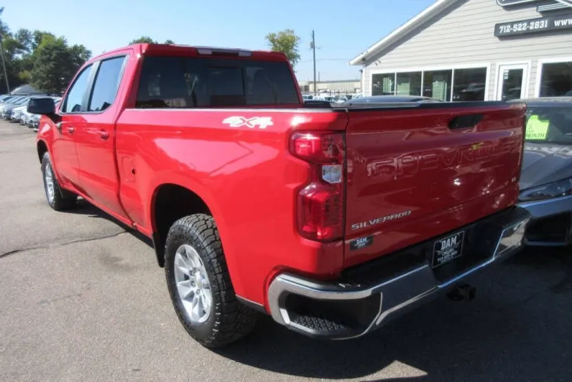 2021 Chevrolet Silverado 1500 LT photo 1