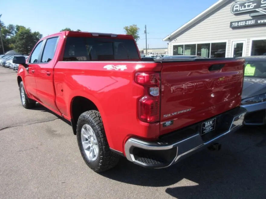 2021 Chevrolet Silverado 1500 LT photo 1